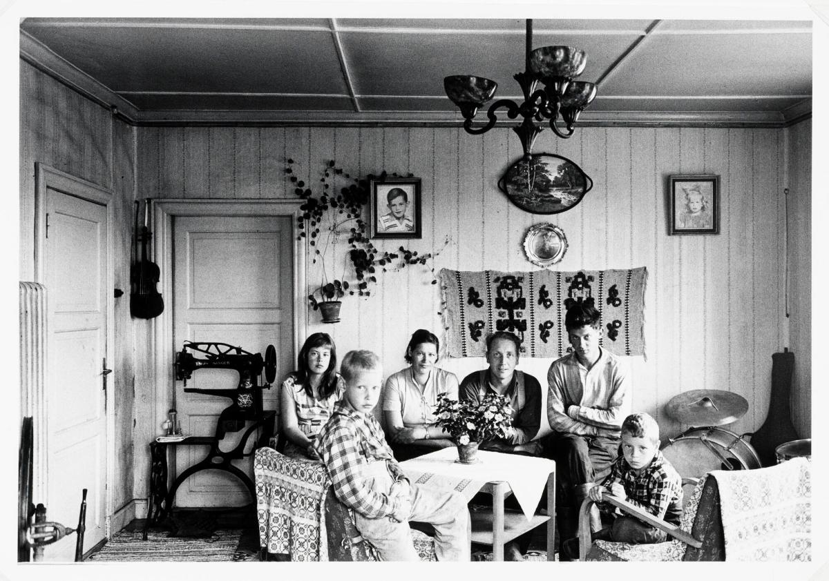 Kronotorpare Göte Filipsson med familj. Ur serien Bilder från den stora flyttningen