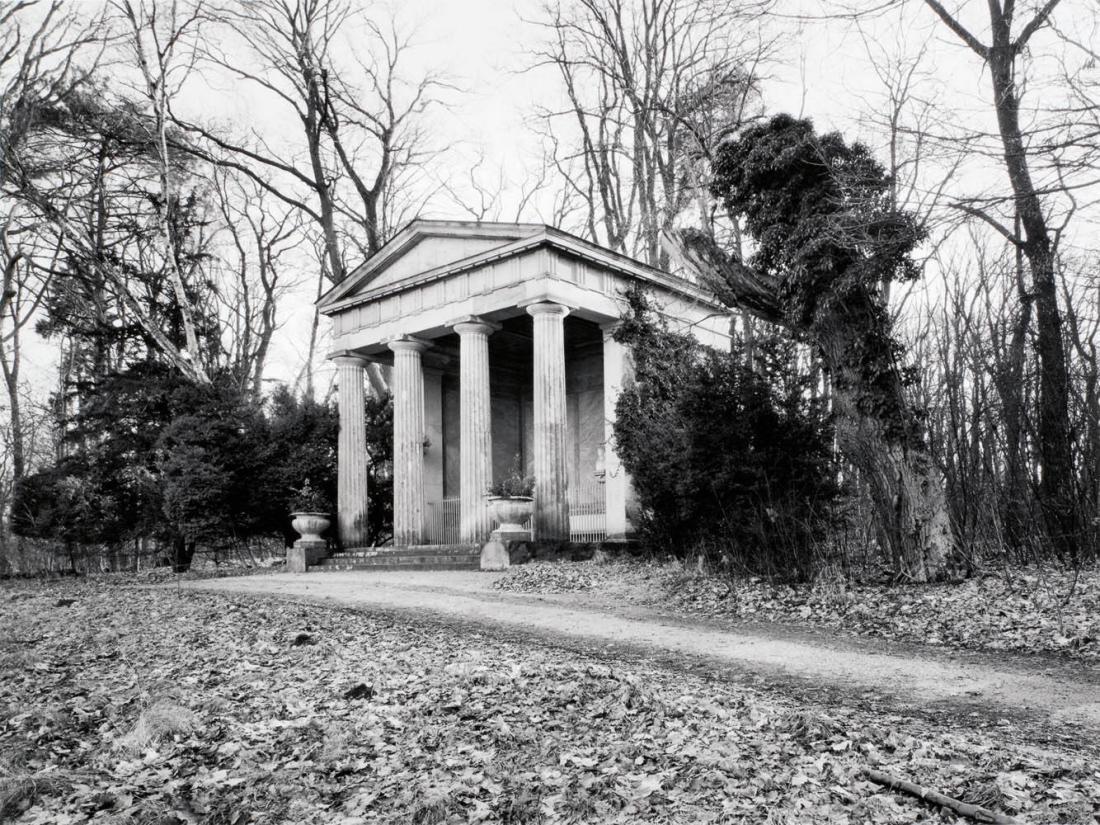 Antikt tempel, Pfaueninsel, Berlin-Wannsee, Tyskland. Ur serien Arkadien - modell, museum och lekplats