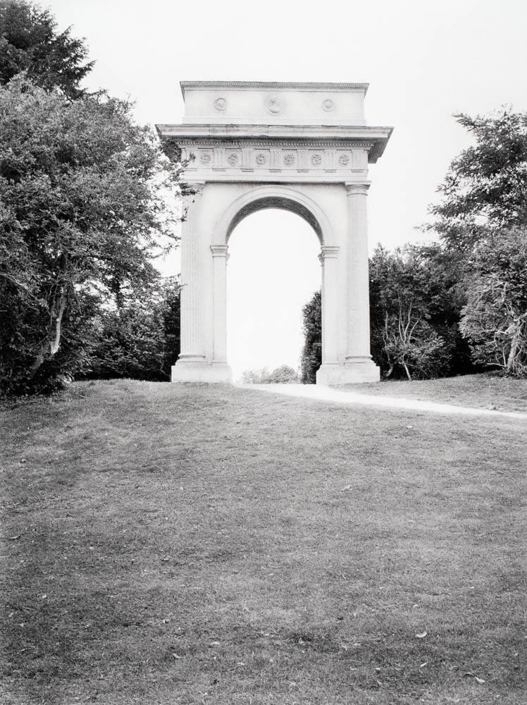 Antik portal, Stowe, Buckinghamshire, England. Ur serien Arkadien - modell, museum och lekplats