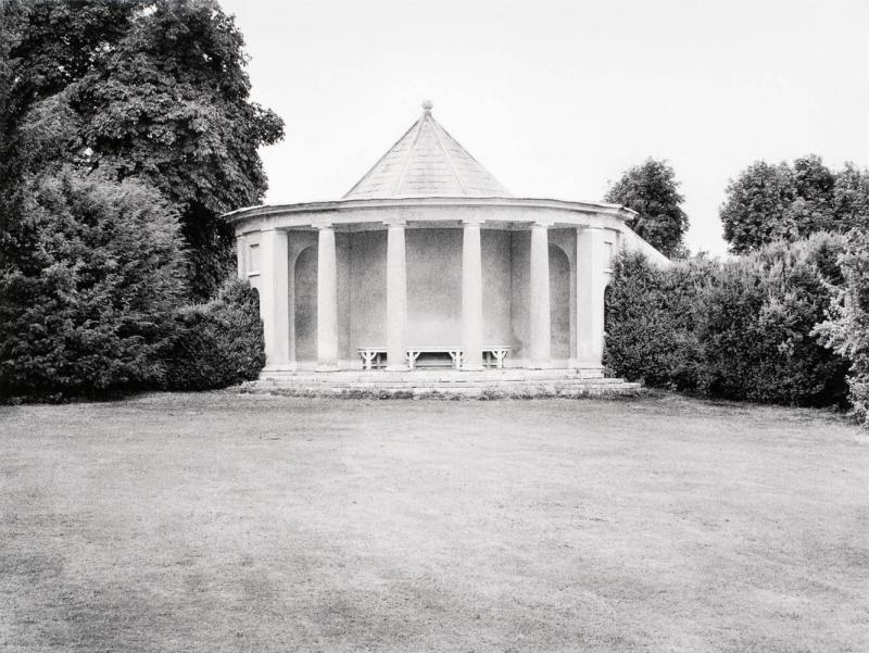 Antikt tempel, West Wycombe, Buckinghamshire, England. Ur serien Arkadien - modell, museum och lekplats