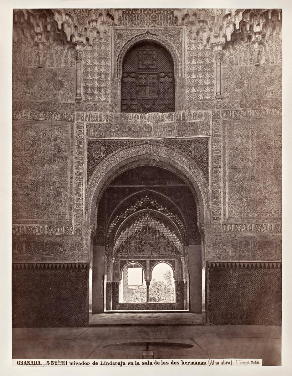 GRANADA. - 552. bis-  El mirador de Lindaraja en la sala de las dos hermanas. (Alhambra). J. Laurent. Madrid