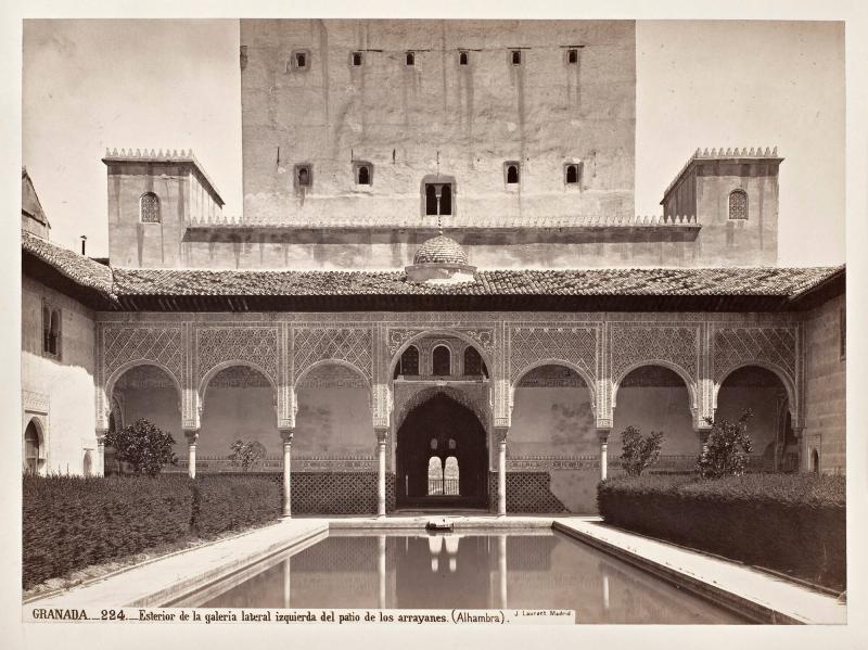 GRANADA. - 224. -Esterior de la galeria lateral ìzguierda del patio de los arrayanes. (Alhambra). J. Laurent. Madrid
