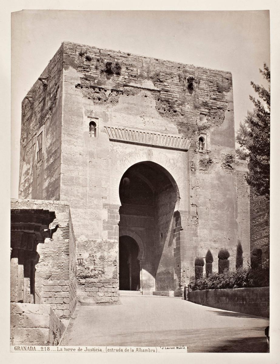 GRANADA. - 218. - La torre de Justicia. (entrada de la Alhambra). J. Laurent. Madrid