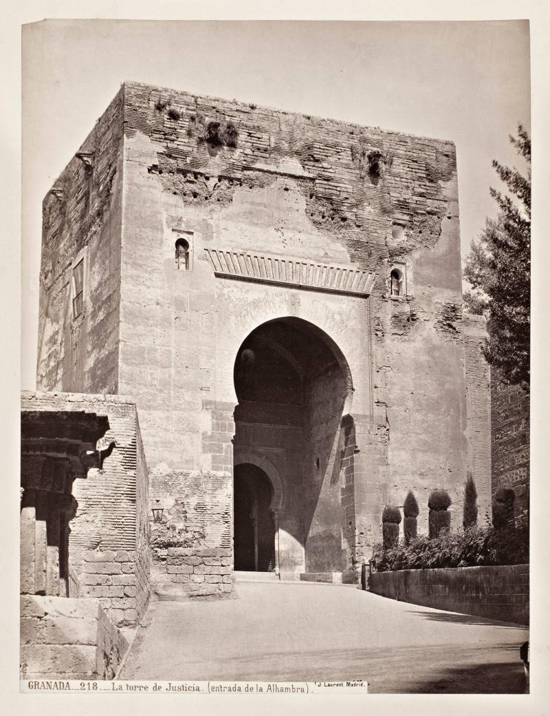 GRANADA. - 218. - La torre de Justicia. (entrada de la Alhambra). J. Laurent. Madrid