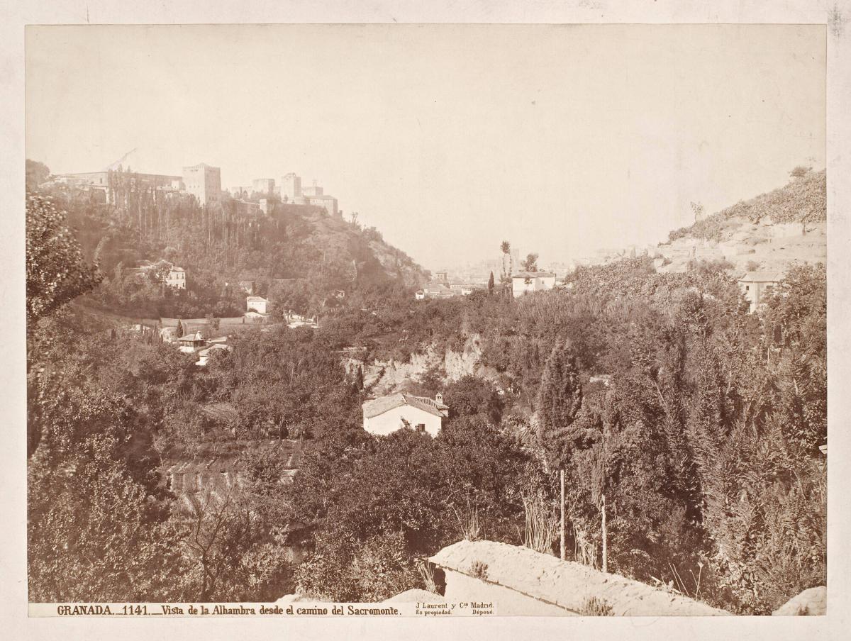 GRANADA. - 1141. -Vista de la Alhambra desde el camino del Sacromonte. J Laurent y Cia Madrid. Es propiedad. Madrid. Déposé