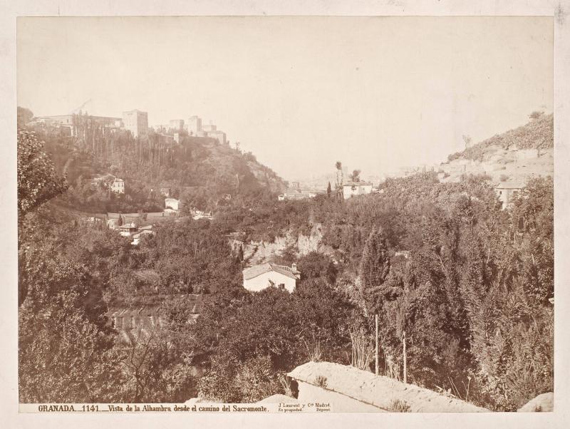 GRANADA. - 1141. -Vista de la Alhambra desde el camino del Sacromonte. J Laurent y Cia Madrid. Es propiedad. Madrid. Déposé