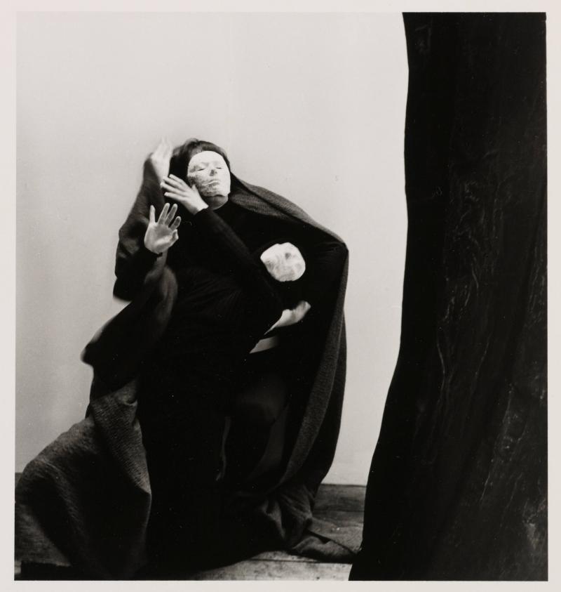 Titel saknas. Ur serien "Masker"