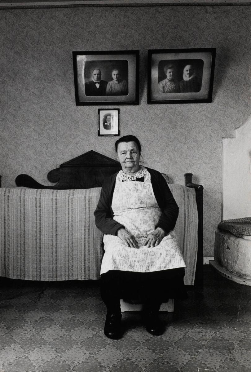 Änke fru Maria Renman, Arvträsk, Lycksele. Ur serien Bilder av nådens barn