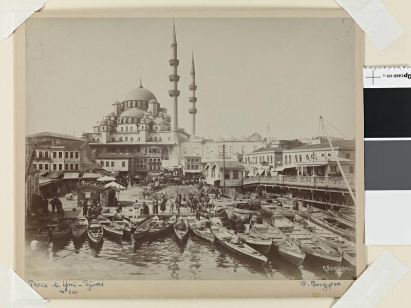 Place de Yeni-Djami. No 220