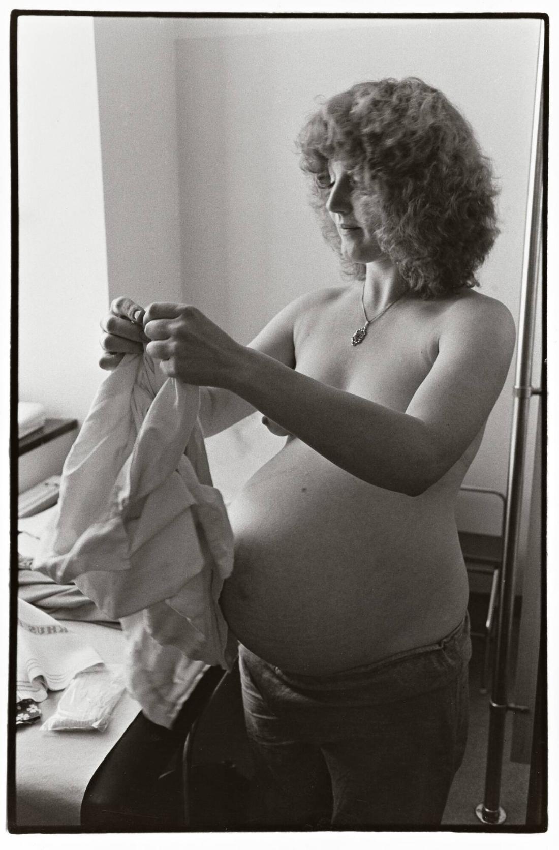 Titel saknas. Ur serien En födelse