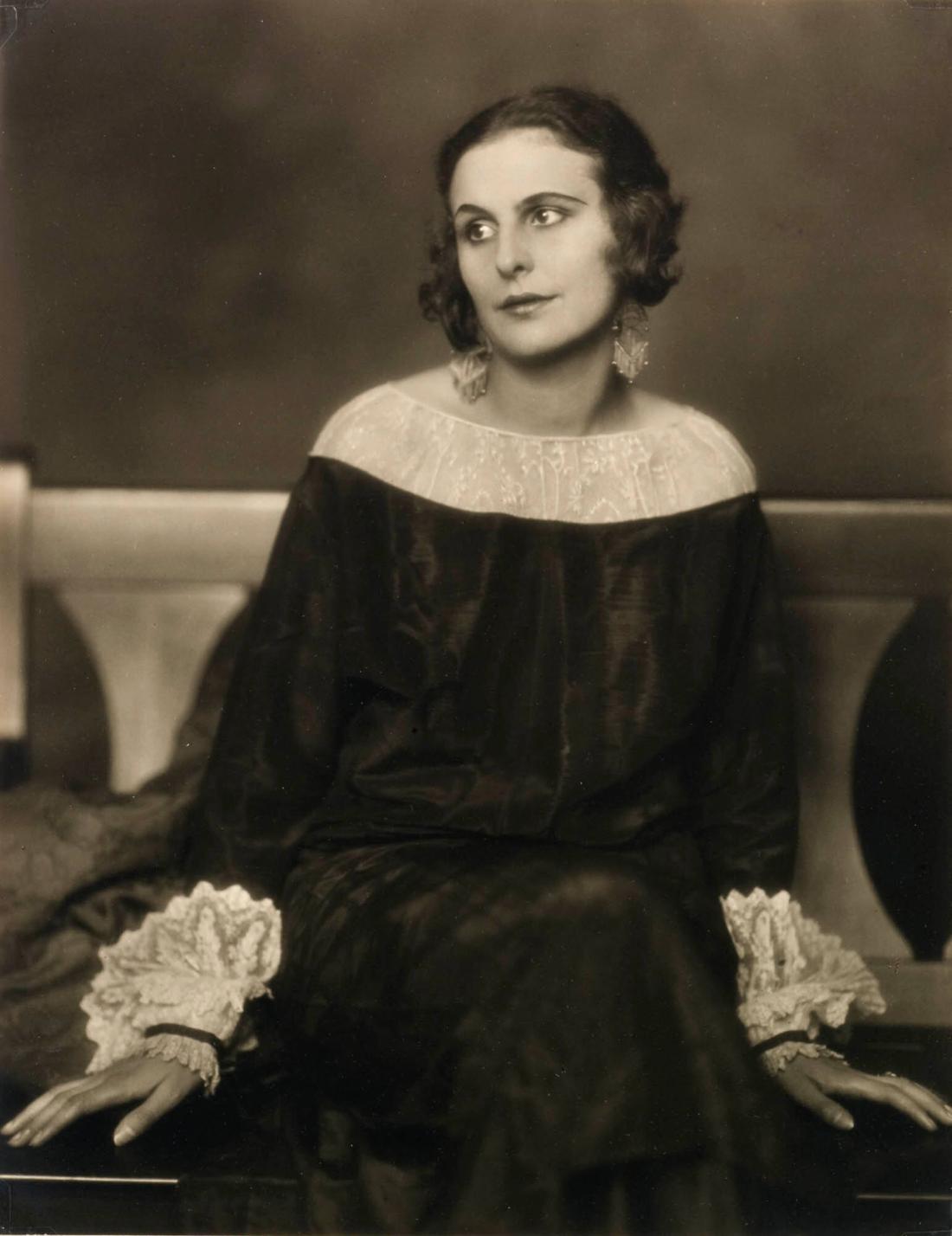 Porträtt av okänd kvinna, Berlin