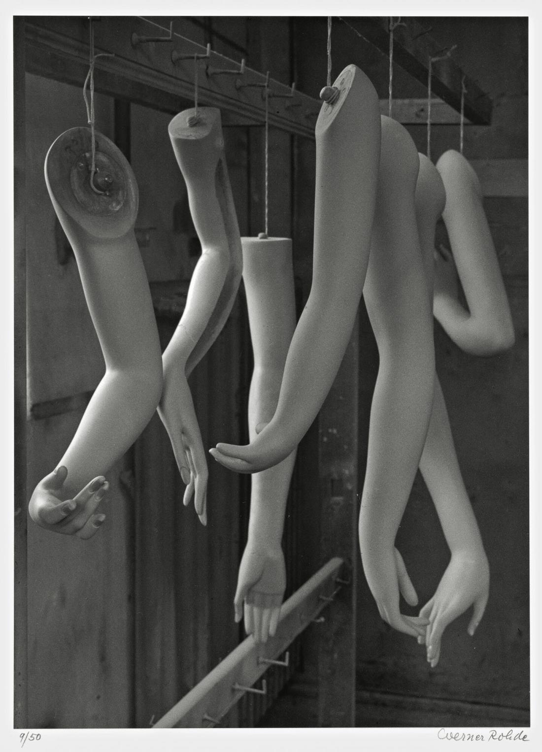 Arme-Fabrik für Menschen. Aus dem Portfolio 12 Fotografien
