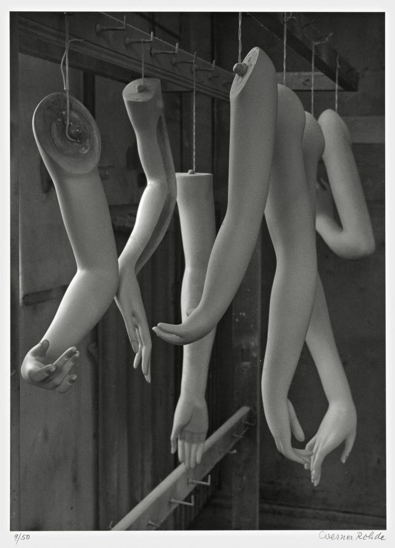 Arme-Fabrik für Menschen. Aus dem Portfolio 12 Fotografien