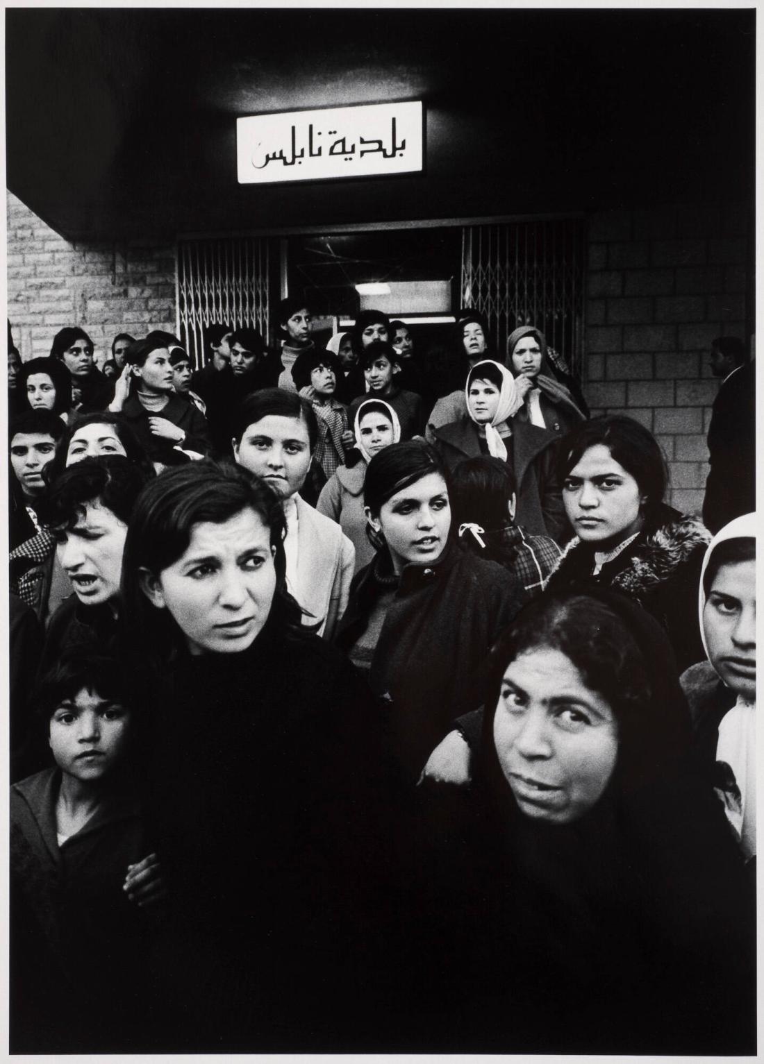 Kvinnodemonstration utanför Folkets hus/Stadshuset, Nablus, Jordanien