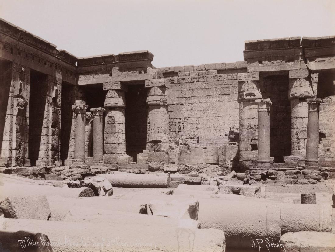 Thèbes Medinet-Abou Cd temple 2me Cour (Intèrieur)