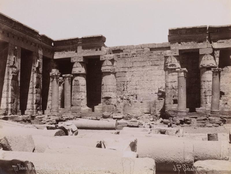 Thèbes Medinet-Abou Cd temple 2me Cour (Intèrieur)