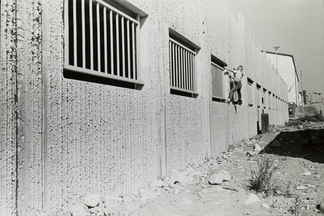 Tenstabarn - 200 bilder från Tensta 1969-70 i flerbildsprojektion på Foto/Film/Bild.