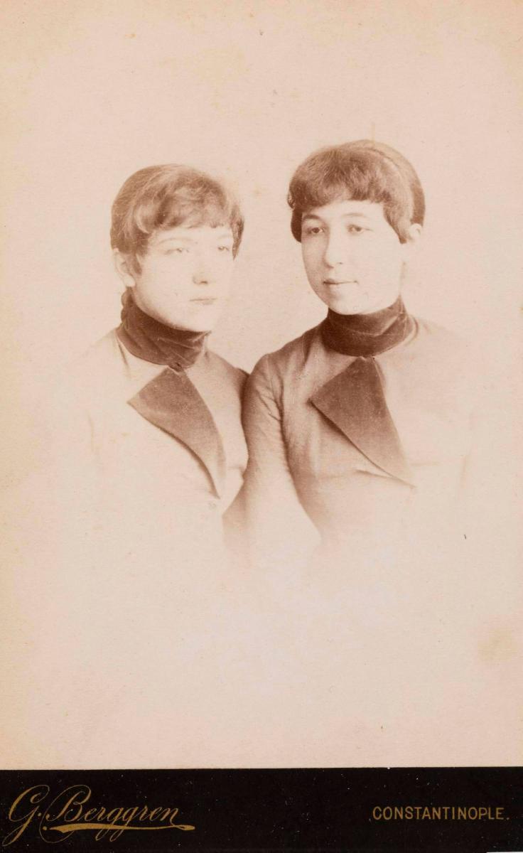 Caroline och Virginie Berggren, Guillaume berggrens båda döttrar
