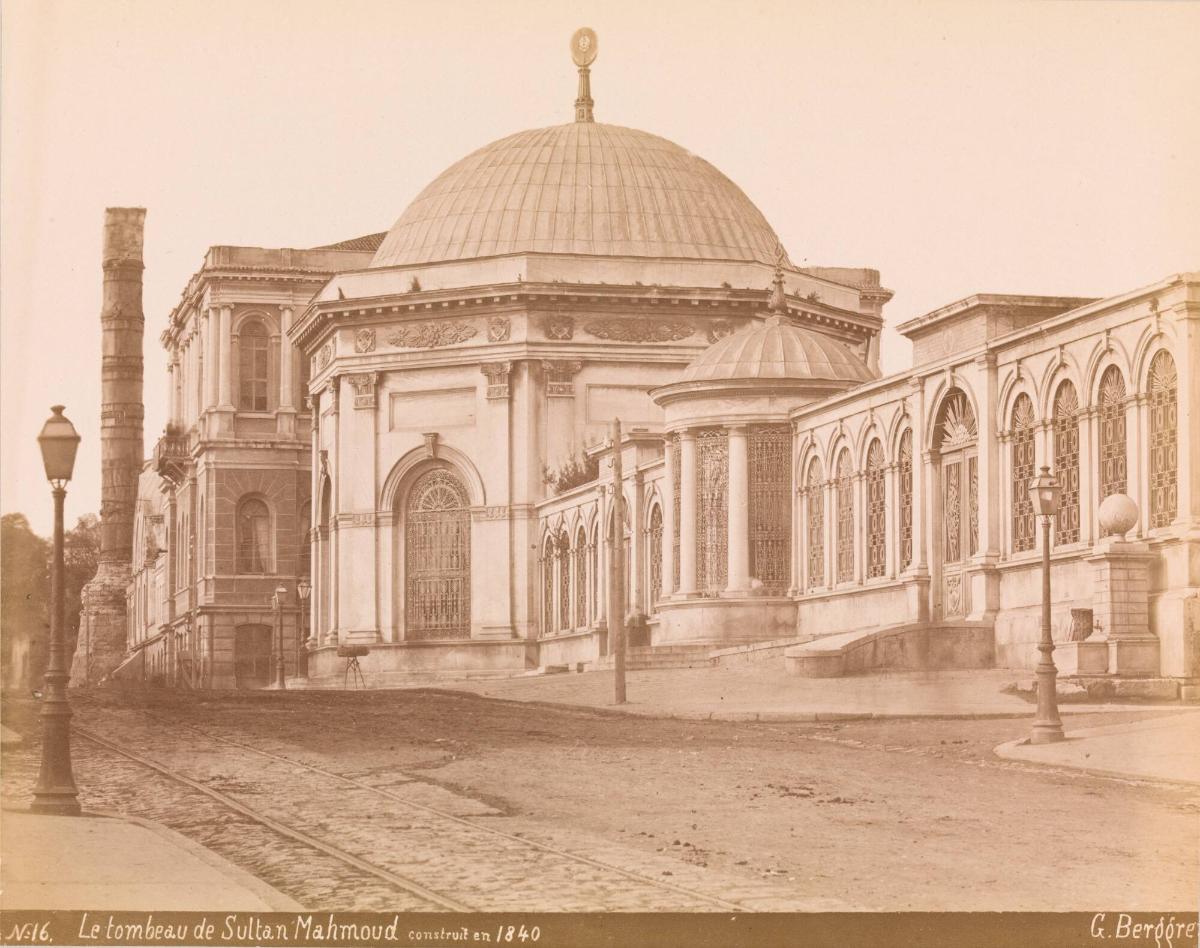 Le tombeau de Sultan Mahmoud construit en 1840