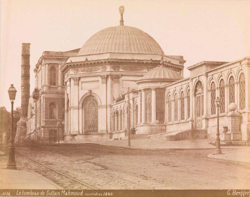 Le tombeau de Sultan Mahmoud construit en 1840