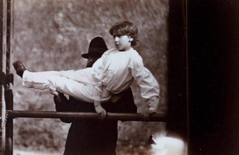 Titel saknas. Ur serien Gymnastik