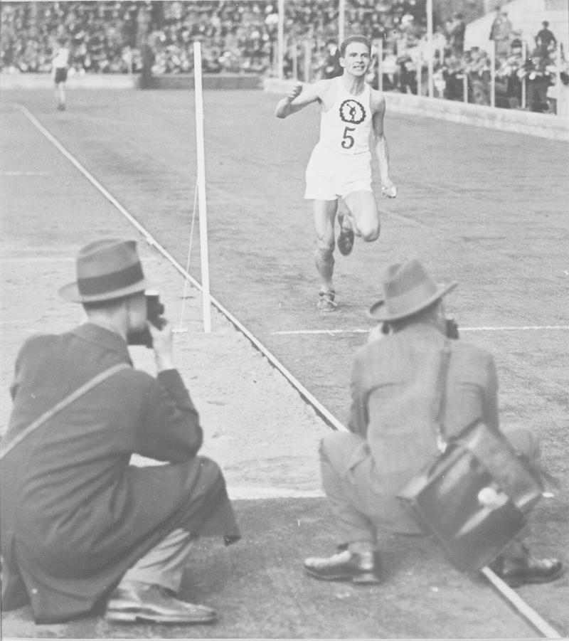 Stockholmsloppet. Gustaf Kinn går i mål