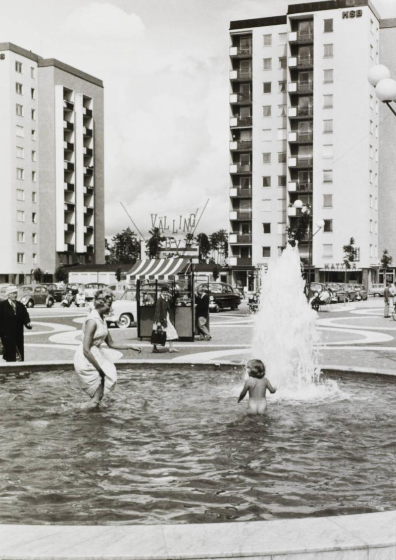 Vällingby: Motiv från en av Stockholms modernaste sovstäder