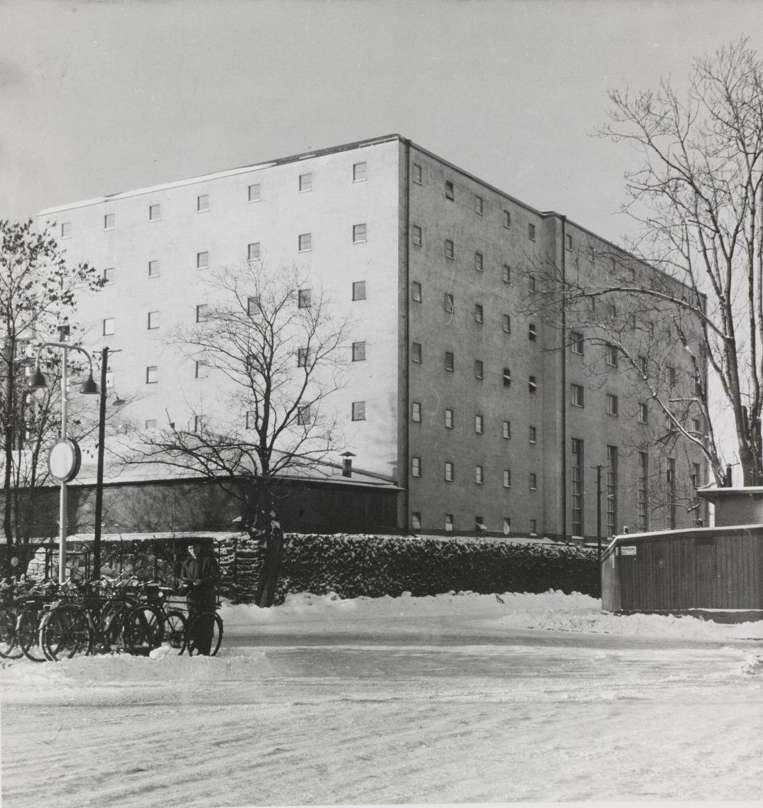 Hornsbergs Mälten, hörnet Lindhagensgatan och Hornsbergsvägen. 11 januari 1944.