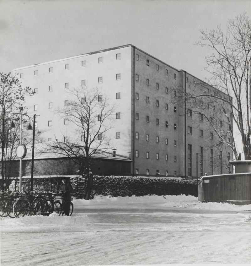Hornsbergs Mälten, hörnet Lindhagensgatan och Hornsbergsvägen. 11 januari 1944.