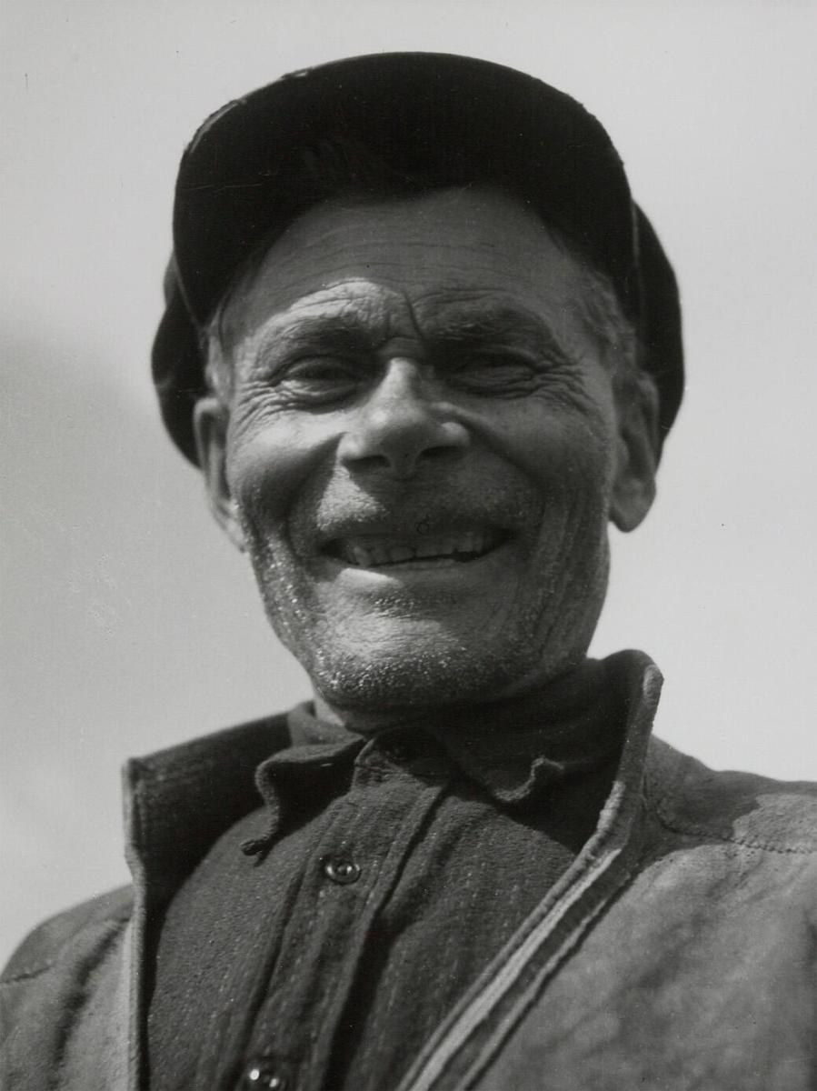 Nils Petter Rassa, den rara gubben, som jojkade björnlåten och Tjerik Inka.
