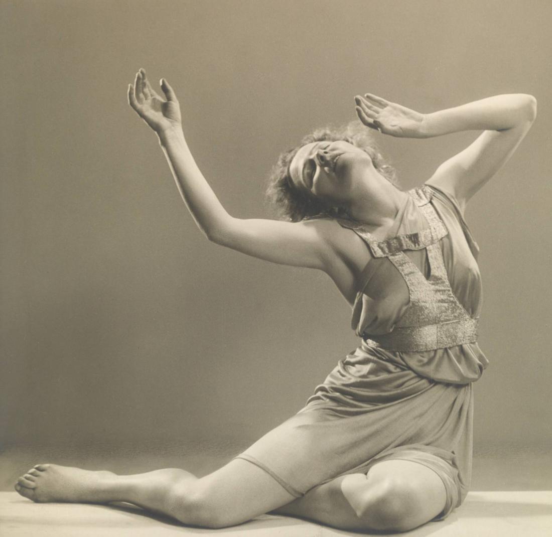 Tängerin, Ella Ilbak