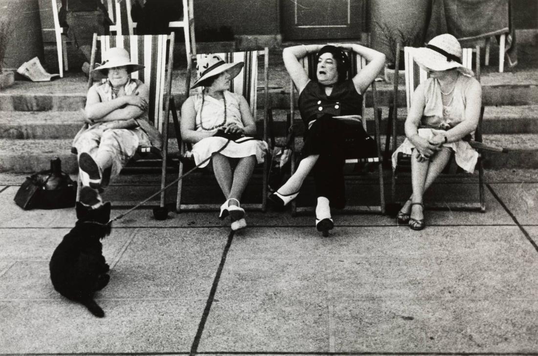 Four ladies and a dog on the French Riviera
