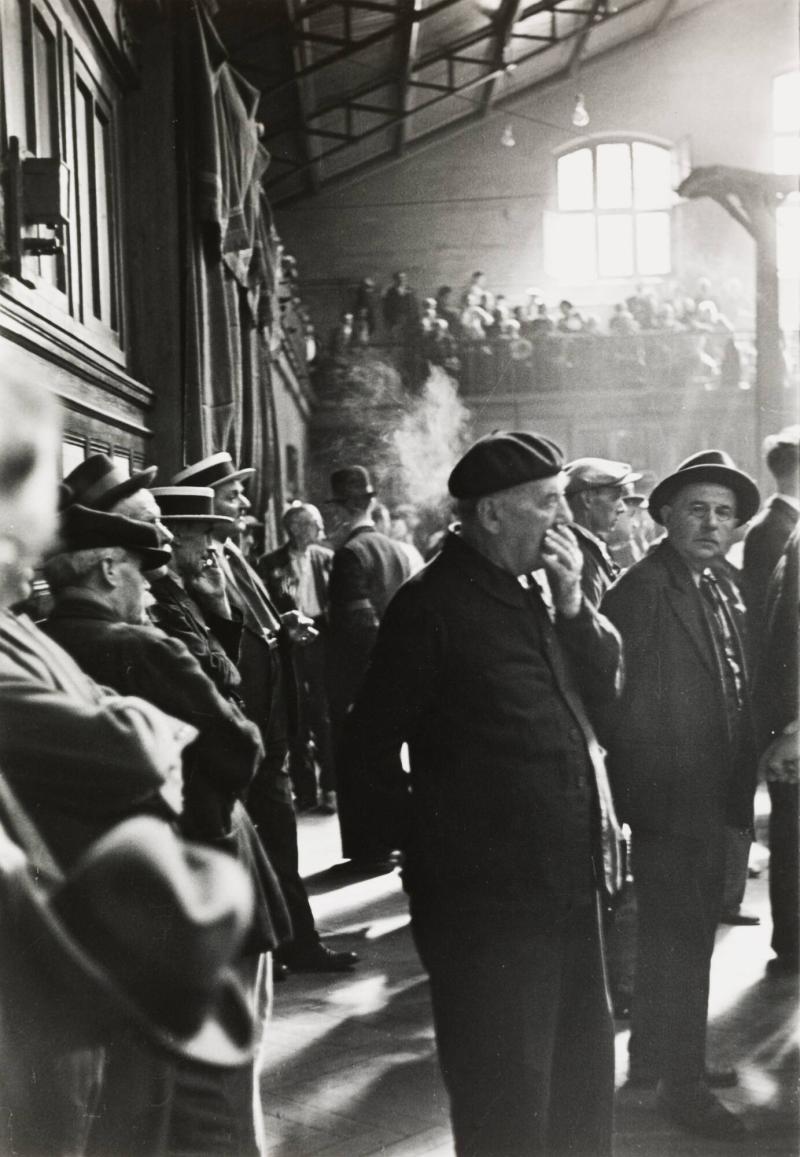 A socialmeeting in Paris (1933?)