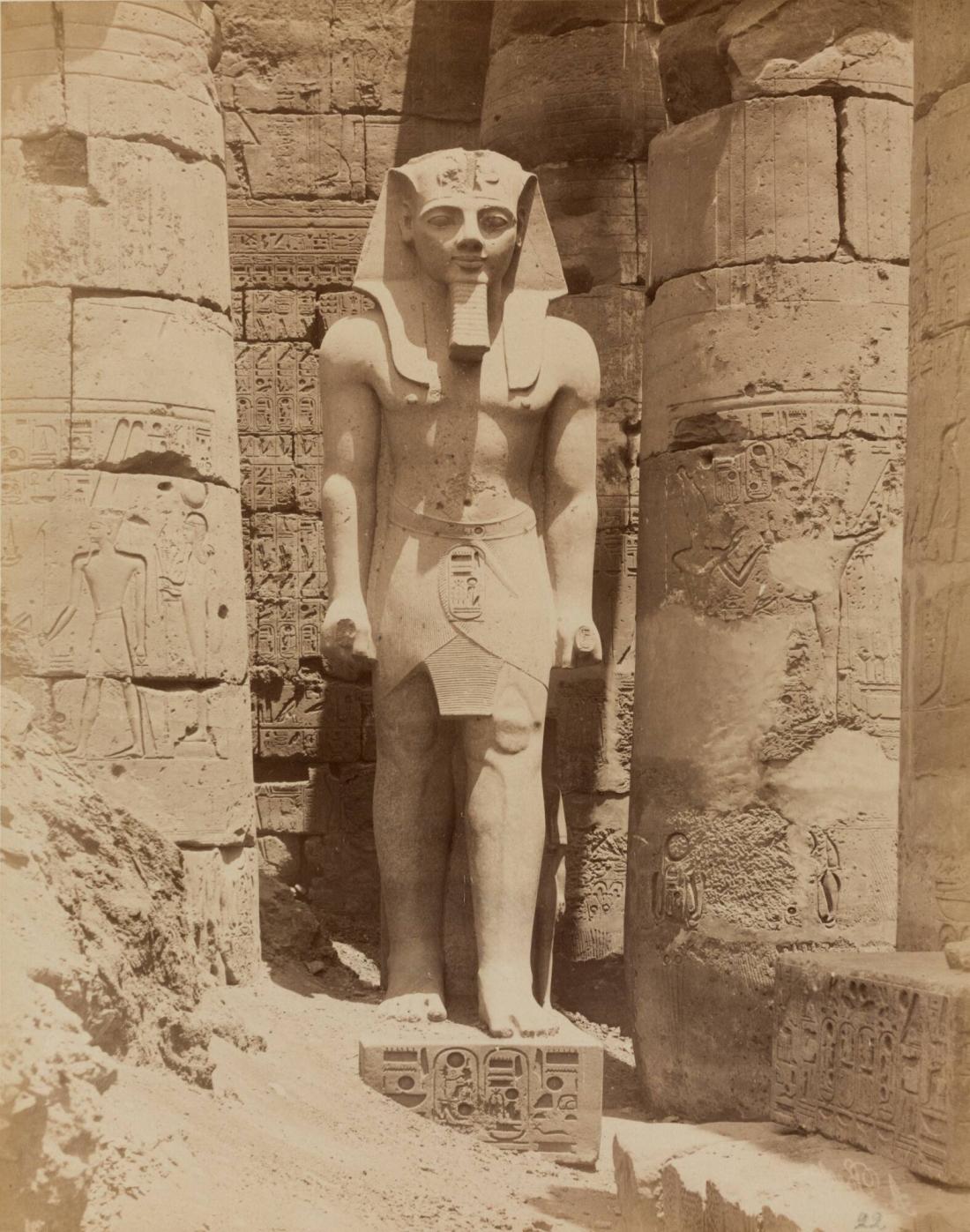 [Stor staty av Ramses II]