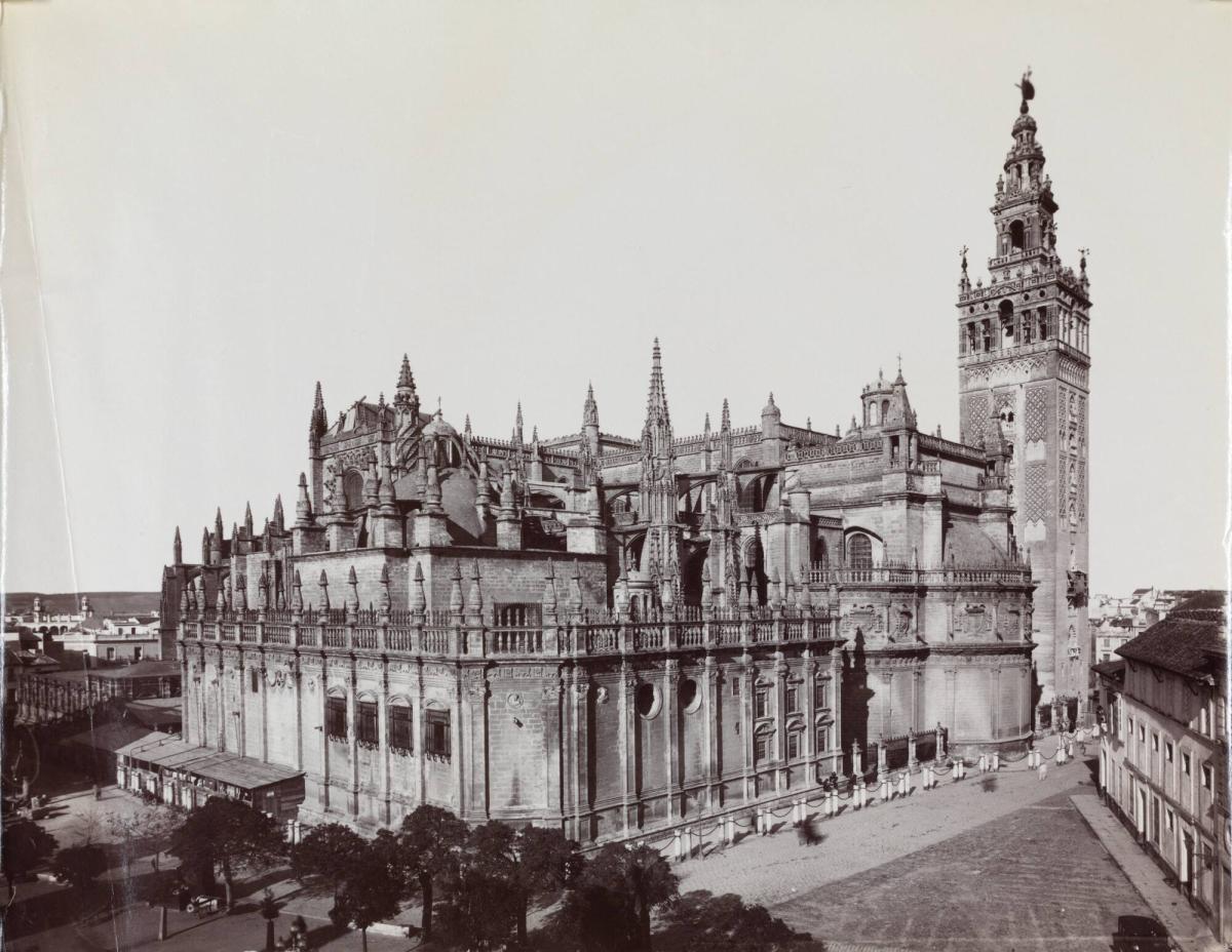 Sevilla: Vista general de la Catedral