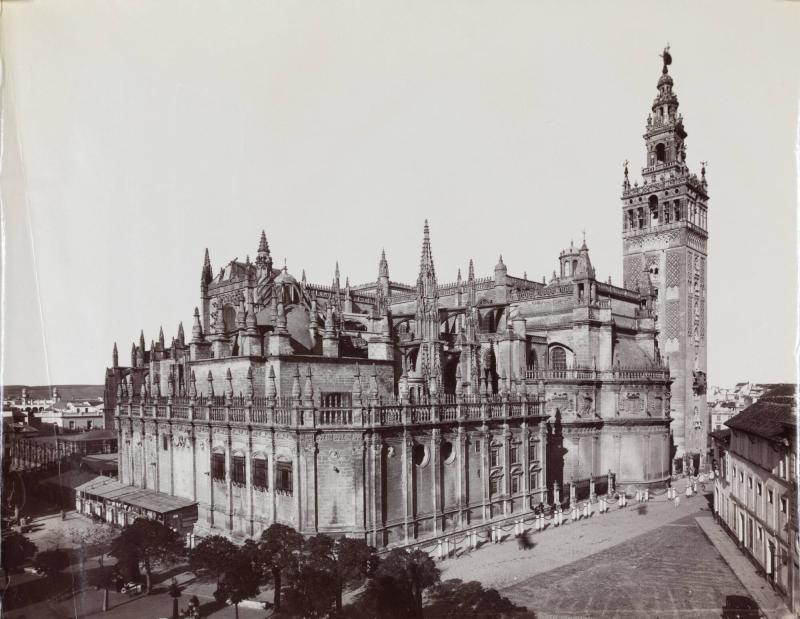 Sevilla: Vista general de la Catedral