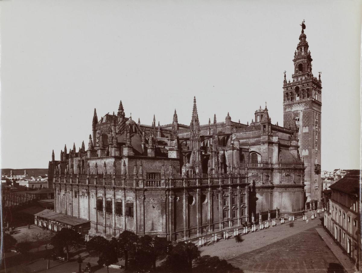 Sevilla: Vista general de la Catedral