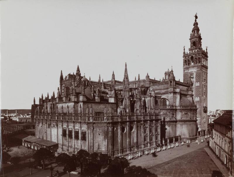 Sevilla: Vista general de la Catedral