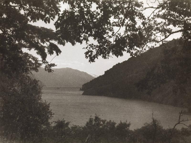 En idyll i Andernas majestätiska rike Lago Lacar, San Martin de Los Andes.
