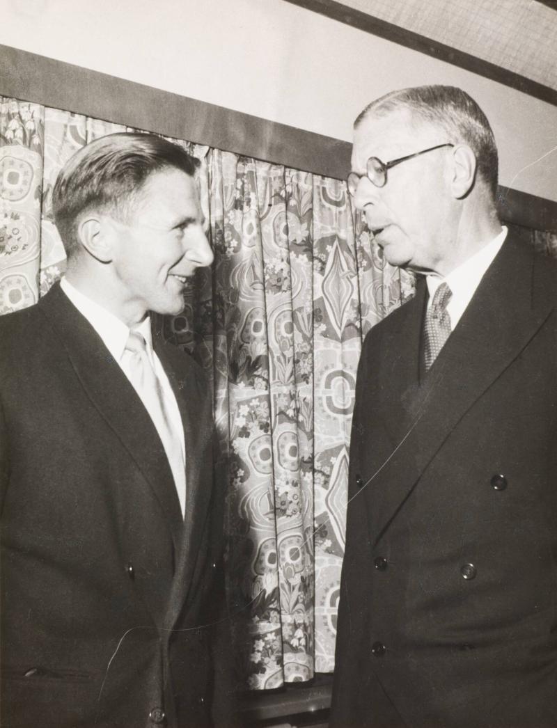 Kungamöte i Mora / Mora-Nisse och kungen på Eriksgatan hösten 1953
