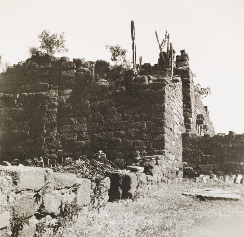 Där Naturen återerövrar sitt på Kulturens domäner i den argentinska djungeln - Ruinerna: San Ignatio, Missiones - från jesuiternas kommunistiska klostersamhälle på 1500- och 1600-talen.