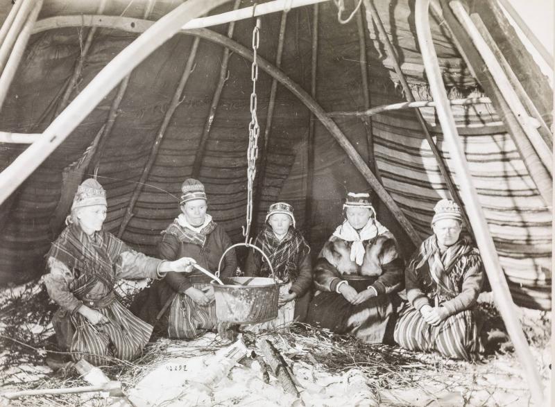Jukkasjärvilappar kring grytan, Lappland