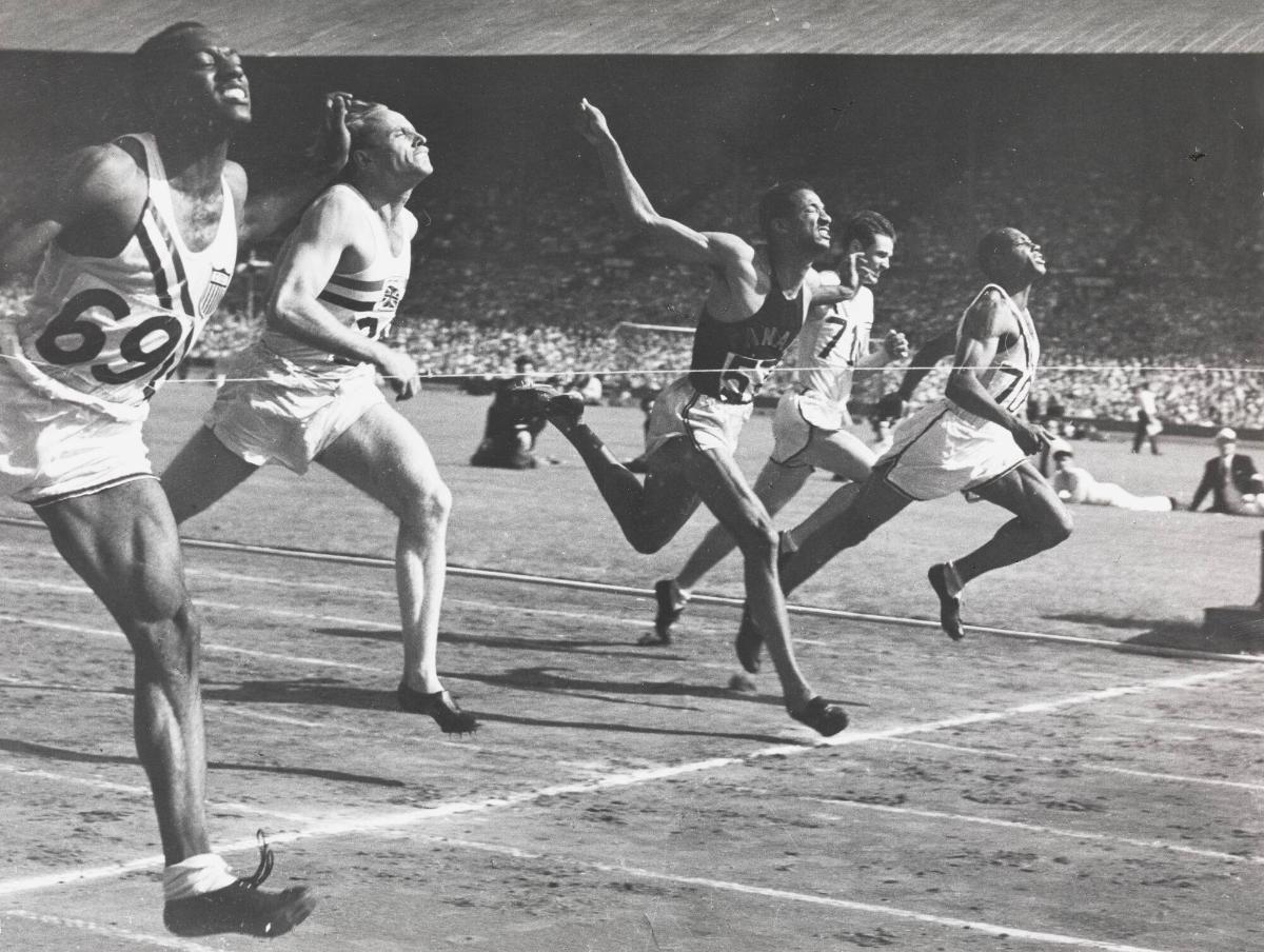 Världens snabbaste man på 100 meter, Londonolympiaden 1948; Från vänster H. Dillard USA 10,3, L. La Bech Panama 10,6 och H.N. Ewell USA 10,4