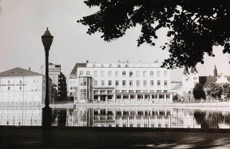 Stadshotellet i Eskilstuna med vackert läge vid ån är ett av Sveriges förnämsta landsortshotell