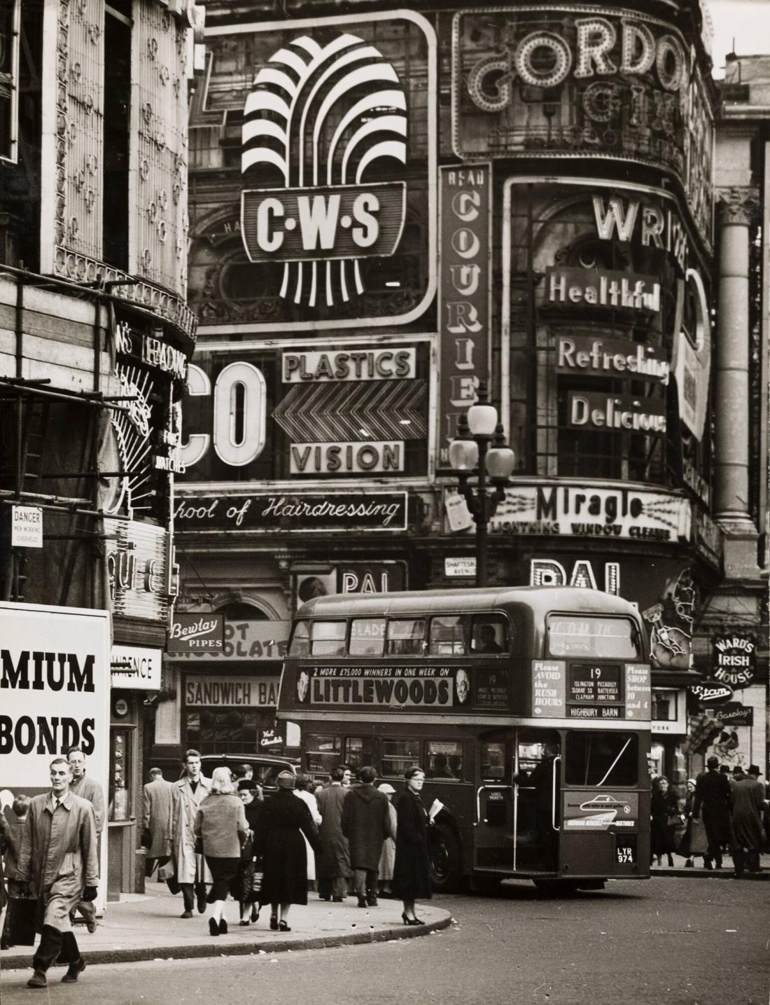 Picadilly Circus en vardag med 21 cm