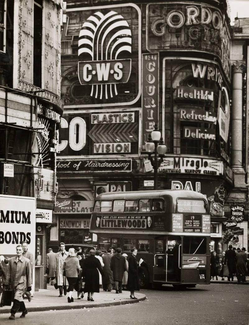 Picadilly Circus en vardag med 21 cm