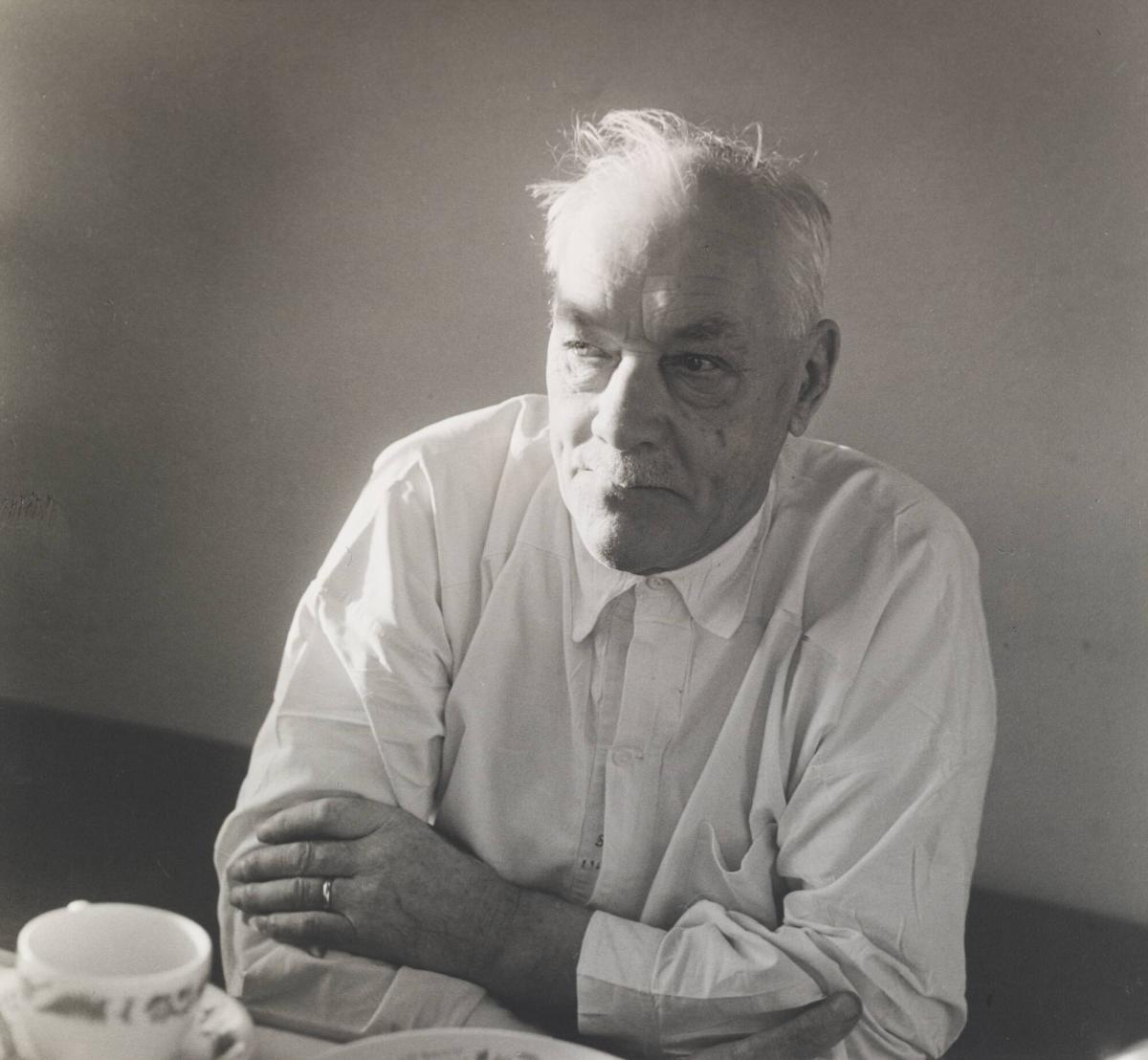 En kaffeskvätt i soluppgång och skjorta 58-an