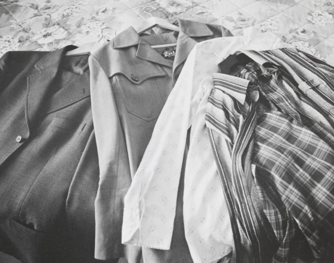 Hos Karl Pettersson packar, Sågmyra, 1980. Ur serien "Den långa resan"