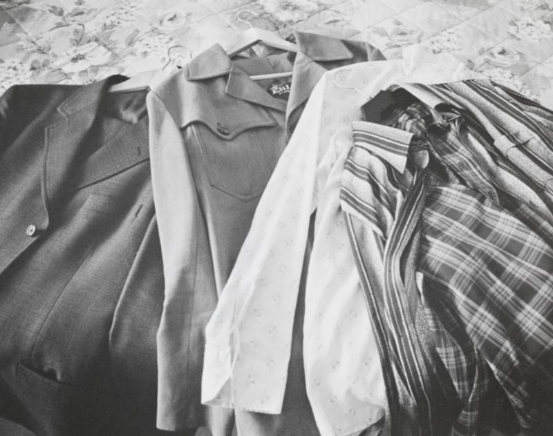 Hos Karl Pettersson packar, Sågmyra, 1980. Ur serien "Den långa resan"