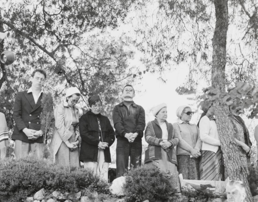 Bön i Garden Tomb, Jerusalem, 1980. Ur serien "Den långa resan"